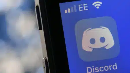 Home 4 Discord app iPhone True Images Alamy B6SqWq