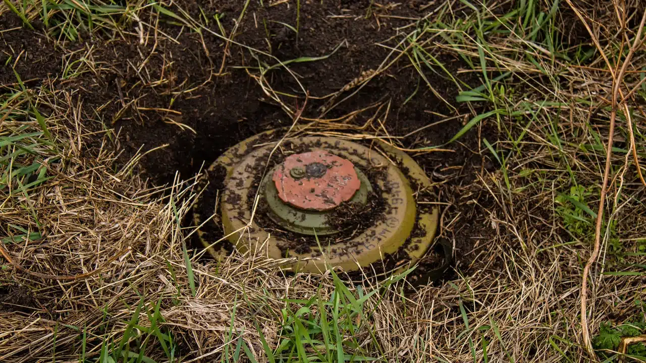 Content Delivery Exploit Opens Websites to Brand Hijacking 4 Landmine hernandez jose maria Alamy vvGXzZ