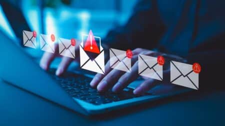 Home 5 phishing Supatman Getty 2220462827 MS0iOj