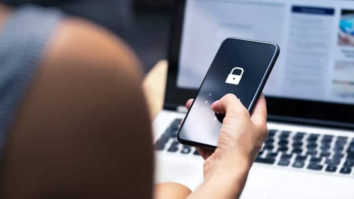 Voice Callers Exploit BYOD to Reach Microsoft 365, Corporate Data 2 Phone passcode Tero Vesalainen Getty piXCws