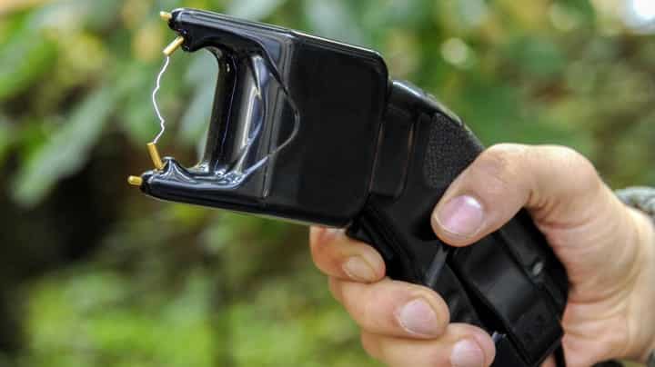 ClingSTUN Turns Vulnerable IoT Devices Into Proxy Nodes 1 stungun Nikola Fific shutterstock